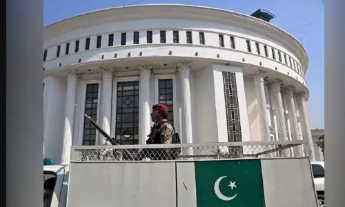 బాగా చలిగా ఉంది.. ఎన్నికల్ని వాయిదా వేయాలని తేల్చేశారు