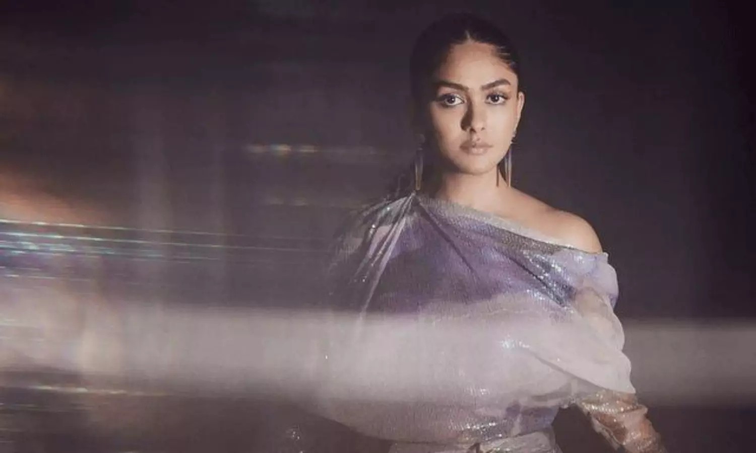 సీత‌మ్మ మెరుపులు కుర్రాళ్ల మురిపాలు!