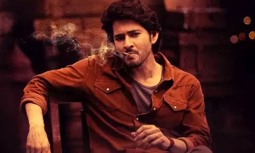 మహేష్ కు ఒక కన్ను కనిపించదా?