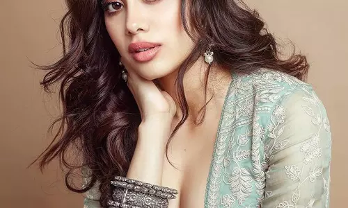Janhvi Kapoor is truly a trendsetter in fashion world Janhvi Kapoor is truly a trendsetter in fashion world