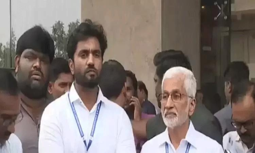 పవర్ ఫుల్ పంచ్ : బాబుకు గుర్తింపు లేదు...పవన్ కు ఎన్నికల గుర్తు లేదు...!