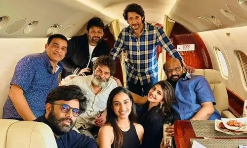 స్పెష‌ల్ ప్లైట్ లో గుంటూరు బాబు ల్యాండింగ్!