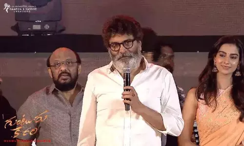 హీరోల టఫ్ టైం లో గురూజీ.. !