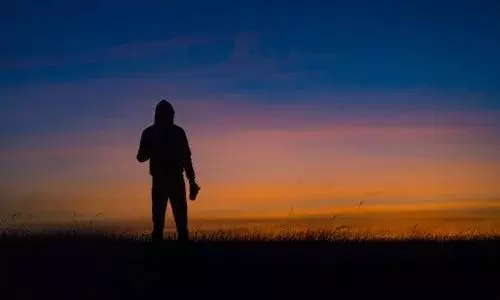 పెళ్లై 16 ఏళ్లు.. 4 పిల్లల తండ్రి విడాకుల కారణం తెలిస్తే షాకే