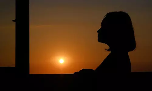 తొమ్మిదో క్లాస్ బాలిక.. మగబిడ్డకు తల్లైంది.. ట్విస్టు ఏమంటే?