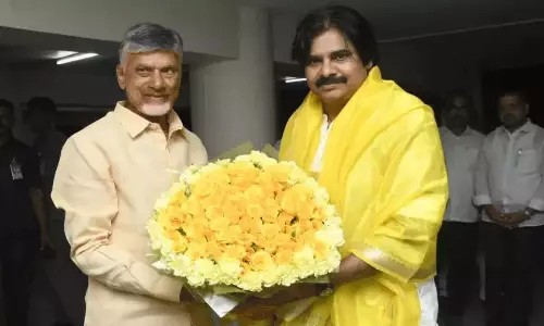 మూడు గంటలపాటు చర్చలు...డిన్నర్ మీటింగ్ వెరీ ఇంటరెస్టింగ్