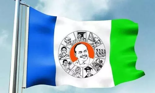 పాలిటిక్స్‌ను ప‌దునెక్కిస్తోన్న టిక్కెట్ లేని వైసీపీ ఎమ్మెల్యే...!