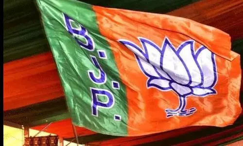 ఎంపీ టికెట్ల కోసం ప్యారాచూట్ నేతలు