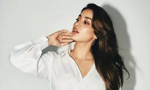 వైట్ అండ్ వైట్‌లో ఇచ్చి ప‌డేసిందిగా