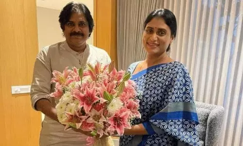 పవన్ ను కలిసిన షర్మిల.. అభినందనలు తెలిపిన జనసేన అధినేత!