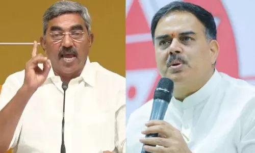 తెనాలి తమ్ముళ్ల టికెట్ రచ్చ.. పెట్రోల్ బాటిళ్లతో వార్నింగ్!