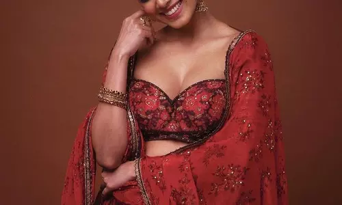 Malavika Mohanan gorgeous red lehenga look