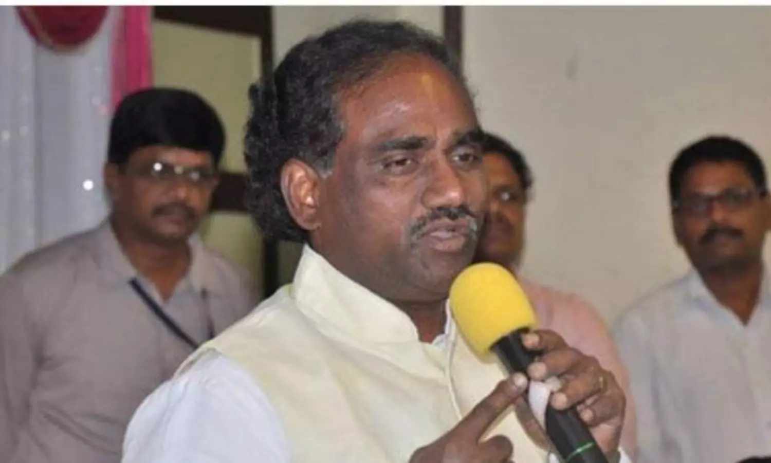 వైసీపీలోకి బీఆర్ఎస్ మాజీ మంత్రి! వైసీపీలోకి బీఆర్ఎస్ మాజీ మంత్రి!