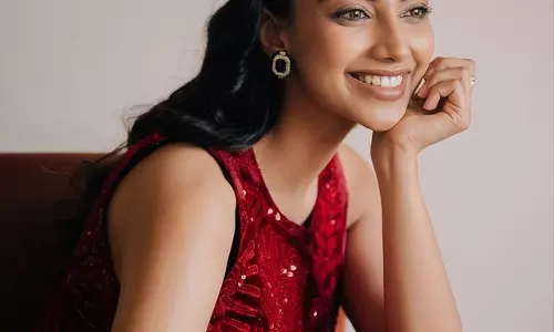 Meenakshi Chaudharys Latest Stylish Look!