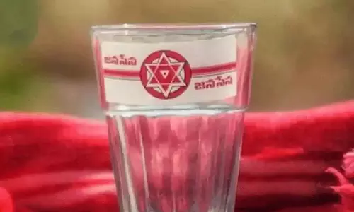 జనసేనలోకి పాత నీరు...నిండుతున్న గాజు గ్లాస్...!
