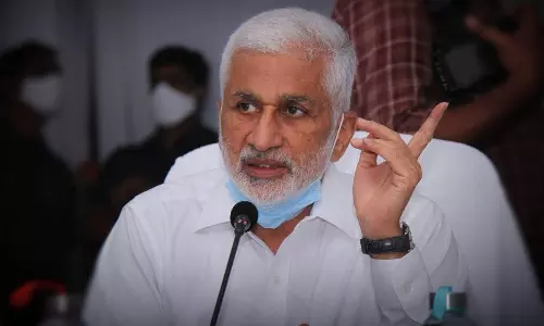 పామునైనా నమ్ముతారు కానీ...  కాంగ్రెస్  పై సాయిరెడ్డి ఫైర్!