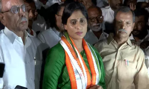 ఏపీలోనూ కోతలు.. తెలంగాణలో నియంతను దించేసిందట?