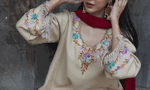 Sonam Bajwa Catches Attention with Beautiful Jhumkas