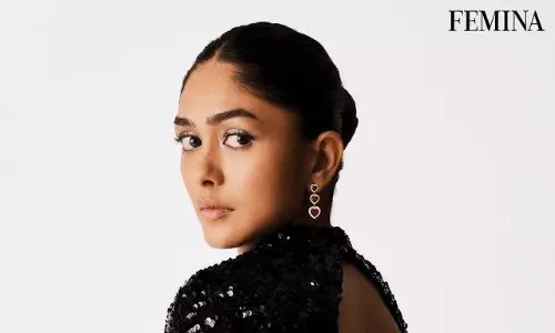 ఫోటో స్టోరి: మృణాల్ మెరుపులు ఉరుములు