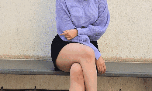 Shraddha Das Catches Attention In a Stylish, Lavender Top.