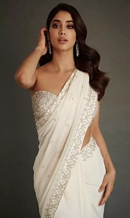 Dazzling Bollywood Divas’ Elles Fashion Moments
