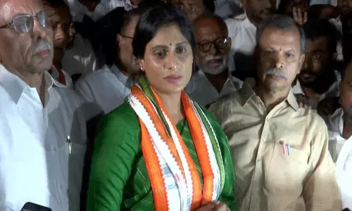 ష‌ర్మిల‌ దూకుడుతో చేటు...  వైసీపీ గ్రాఫ్ మ‌రింత పెరుగుతుందా...!