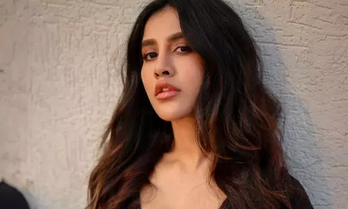క్యూట్ ఇస్మార్ట్‌ బ్యూటీ కవ్వింపు పిక్స్‌