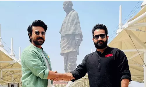 అటు ఇటు తిరిగి.. చరణ్ vs తారక్?