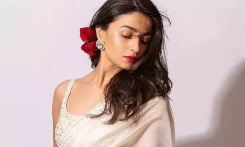 ఆలియా క్రేజ్ ముందు జాన్వీ నిల‌వ‌లేదు