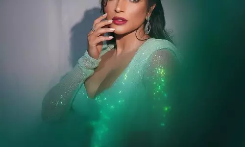 Shama Sikander Sets Temperatures Soaring