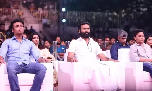 ధ‌నుష్ నోట్లోంచి ఊడిప‌డిన‌ట్లే యాత్ర‌!