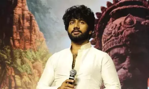 హిందీ సూప‌ర్‌స్టార్‌తో ప్ర‌శాంత్ వ‌ర్మ భేటీ