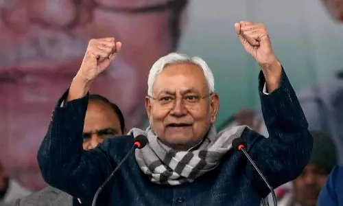 సీఎం పోస్ట్... ఉదయం రాజీనామా- సాయంత్రం మళ్లీ ప్రమాణం! సీఎం పోస్ట్... ఉదయం రాజీనామా- సాయంత్రం మళ్లీ ప్రమాణం!