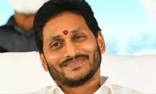 ఆ మూడు వర్గాలకు భారీ హామీలతో జగన్...!