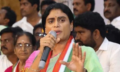 పీసీసీ చీఫ్ గా వారం...ఏపీ రాజకీయం గరం గరం...!