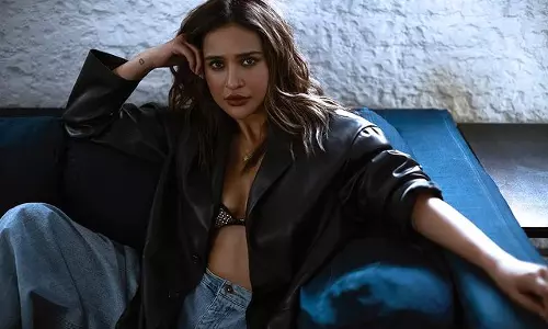 A Visual Tale of Aishas Photographic Artistry