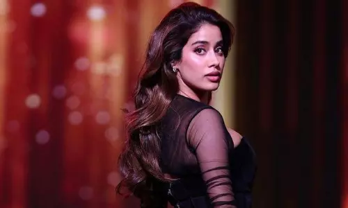 పిక్ టాక్ : సైడ్‌ యాంగిల్‌ లోనూ అదిరింది