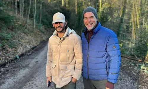 ఫ్రీజ్ చేసే ద‌ట్ట‌మైన అడ‌విలో మ‌హేష్ సాహ‌సం