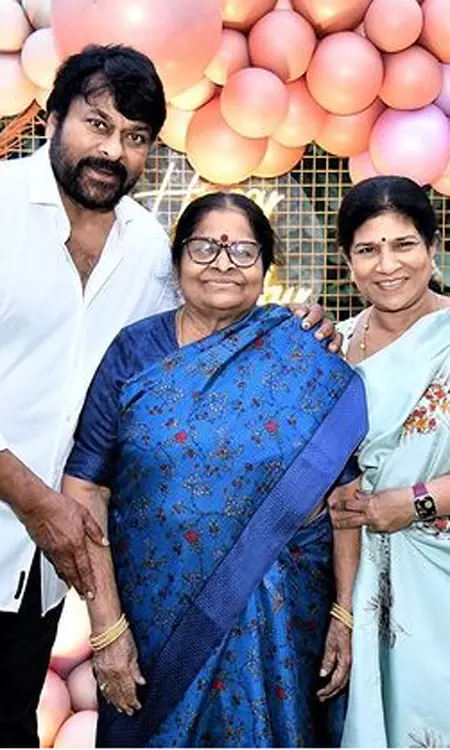 Chiranjeevi Celebrates His Mother Anjana Devis Birthday