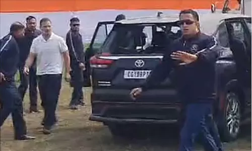 వీడియో వైరల్‌.. రాహుల్‌ కారుపై దాడి!