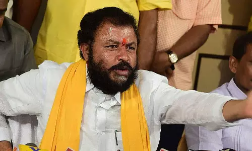 చింతమనేని వర్సెస్ వైసీపీ.. రోడ్డున పడ్డారే! చింతమనేని వర్సెస్ వైసీపీ.. రోడ్డున పడ్డారే!