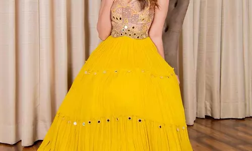 Seerat Kapoor Shines Big In Yellow Seerat Kapoor Shines Big In Yellow