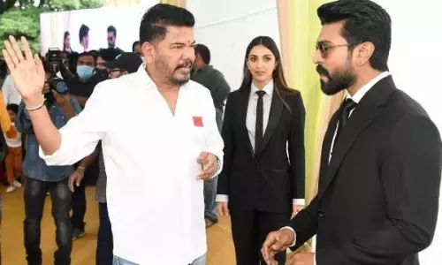 #WakeUp అంటూ శంక‌ర్ పై ఎటాకింగ్!