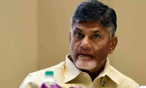 జగన్ లాగే చంద్రబాబు కూడా.....డోంట్ డిస్టర్బ్ అంటూ...!