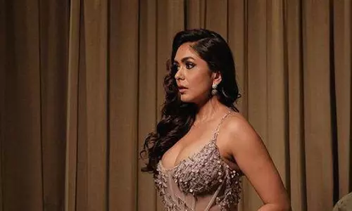 వీడియో: మృణాల్ ఈ భంగిమ‌ల‌తో కొల్ల‌గొట్టిందే