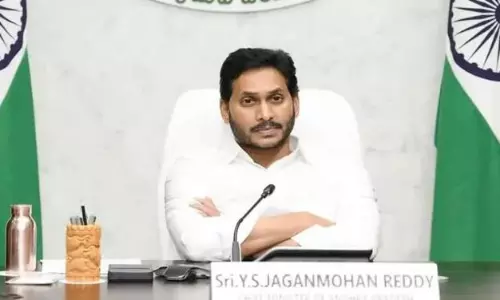 జగన్ టికెట్ ఇవ్వకపోతే ఆ ఎంపీతో ఆడేసుకుంటారుగా...!?