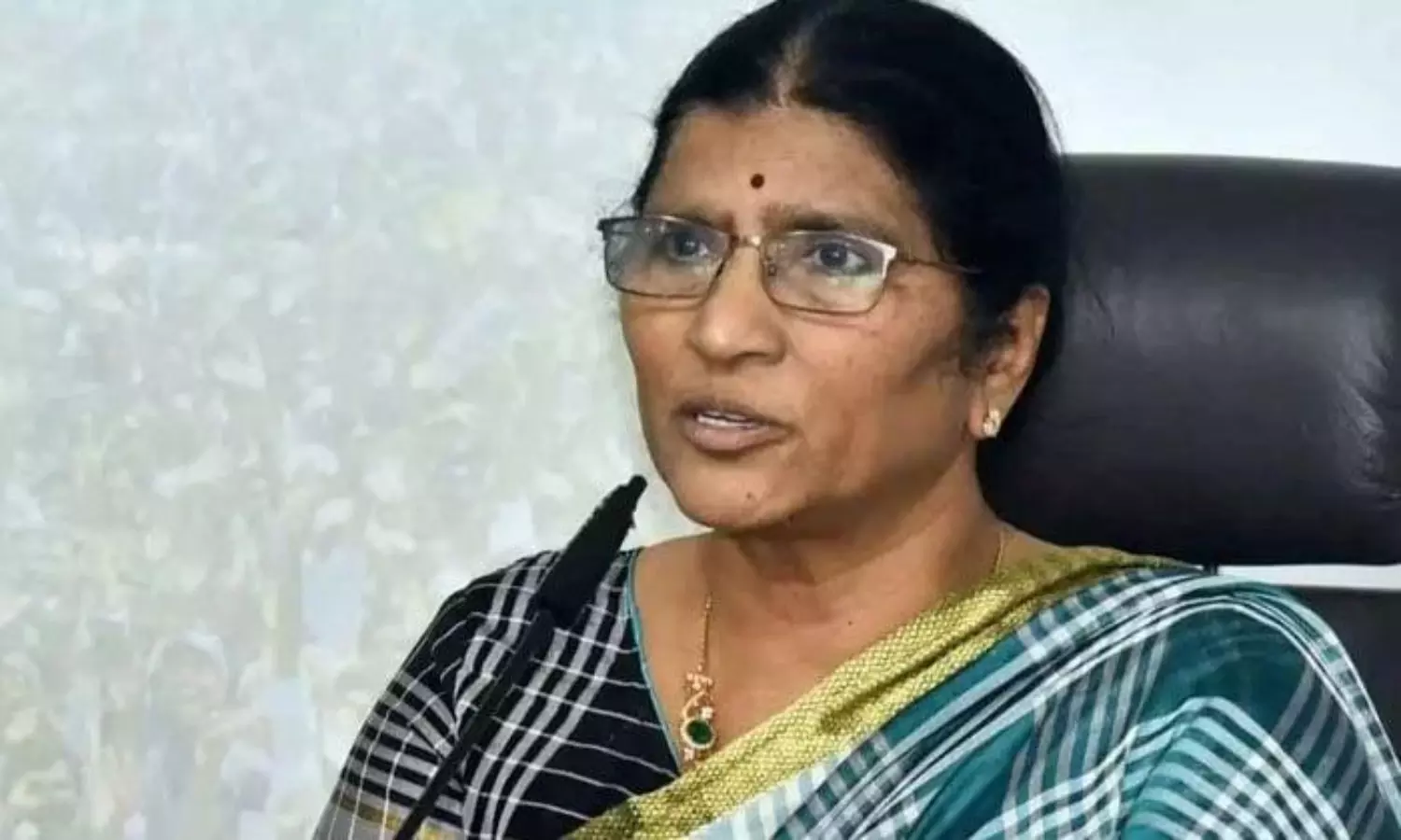 రేవంత్‌ రెడ్డిపై లక్ష్మీపార్వతి సంచలన వ్యాఖ్యలు!