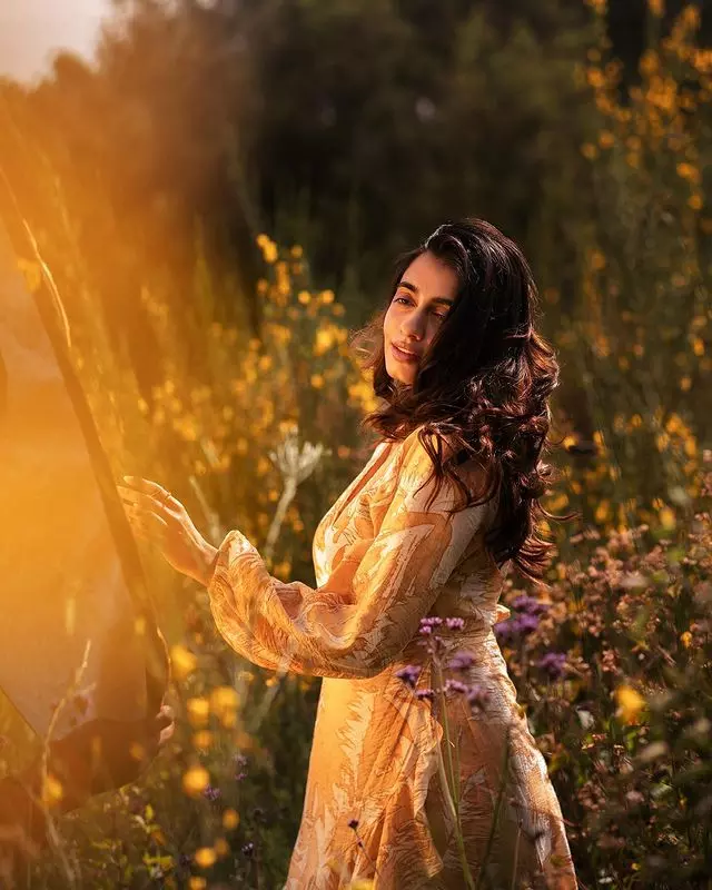 Maanaasa Steals The Hearts With Exquisite Photoshoot