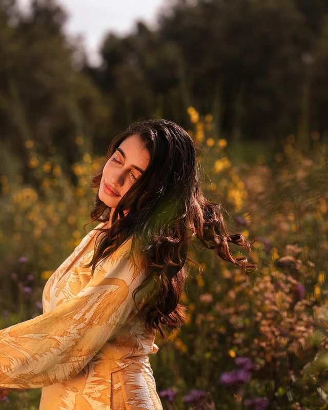 Maanaasa Steals The Hearts With Exquisite Photoshoot