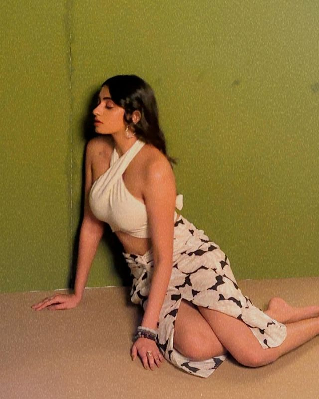 Maanaasa Steals The Hearts With Exquisite Photoshoot